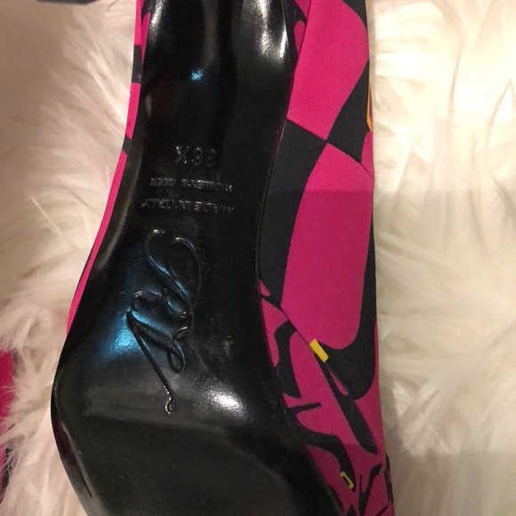 Women’s RARE Roger Vivier heels main image 2